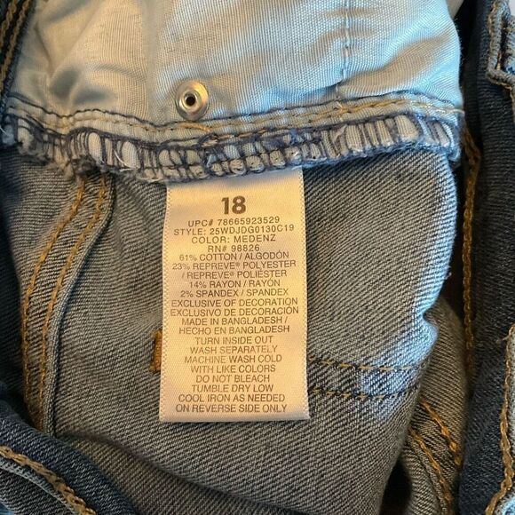 Girls’ Vintage Jordache Bootcut Jeans, Size 18 - Picture 9 of 10